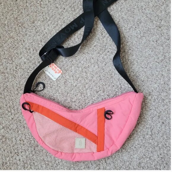 Free People NWT Nylon Sling Travel Pink Belt Bag - Picture 2 of 4